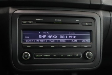Skoda Fabia II Hatchback Facelifting 1.2 HTP 60KM 2011 Skoda Fabia 1.2, Klima, zdjęcie 12