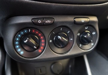 Opel Corsa E Hatchback 3d 1.4 Twinport 75KM 2015 Opel Corsa Salon Polska, Klimatyzacja, FVAT-Marza 1.4 Benzyna 75KM, zdjęcie 16