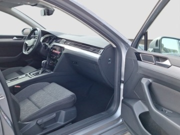 Volkswagen Passat B8 Variant Facelifting 1.5 TSI EVO 150KM 2022 Volkswagen Passat VW Passat 1.5 TSI Evo Business DSG IQ Drive pakiet Comfo, zdjęcie 32