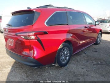 Toyota Sienna III 2022 Toyota Sienna Le, 2022r., 2.5L 2.5 Benzyna 189KM, zdjęcie 2