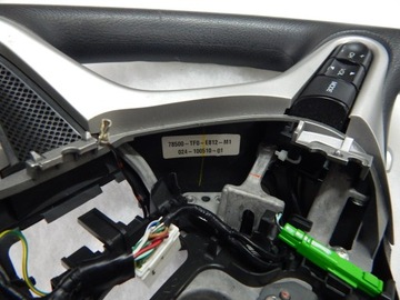 HONDA JAZZ III - VOLANT MULTIFUNKCE LOPATA PĚKNÝ