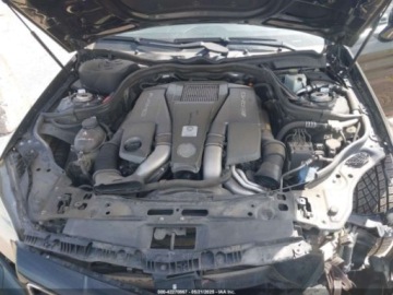 Mercedes CLS W218 2012 Mercedes-Benz CLS 63 AMG 2012 5.5l 5.5 Benzyna 518KM, zdjęcie 8