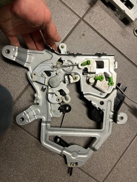 ZÁMEK HYUNDAI H350 2013-2022 DVEŘE POSUVNÝCH PRAVÝCH
