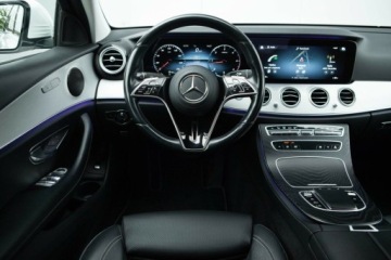 Mercedes Klasa E W213 Limuzyna 2.0 220d 194KM 2020 Mercedes-Benz Klasa E E220d 4 Matic AMG Salon Polska Autotrade Mercedes, zdjęcie 18