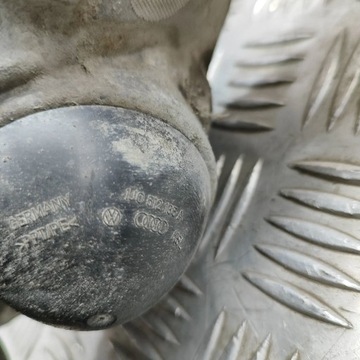 SKODA ENYAQ IV 2022 LEVÝ STRANA TLUMIČ ZADNÍ