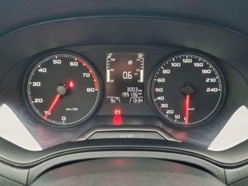 Seat Ibiza V Hatchback 5d 1.0 MPI 75KM 2018 Seat Ibiza Seat Ibiza 1.0 Reference Benzyna 75KM, zdjęcie 17