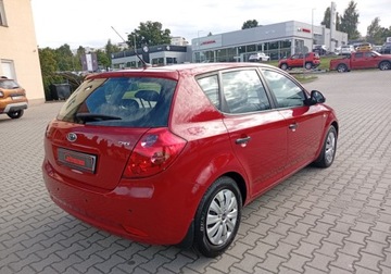 Kia Ceed I Hatchback 1.6 CRDi 90KM 2009 Kia Ceed Kupiony w Polsce - ubezpieczony - klimatyzacja 1.6 Diesel 90KM, zdjęcie 7