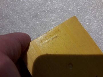 Желтая версия Pokemon — Nintendo GameBoy — цвет NGB NGBC