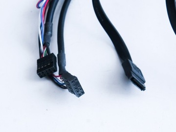 CHIEFTEC Аудио на передней панели + 2 x USB + eSATA