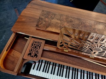 АНТИЧНОЕ НАСТОЛЬНОЕ ПИАНО J.G. Мальмсьо Гетеборг с 1879 года.