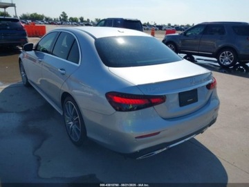 Mercedes Klasa E W213 2022 Mercedes-Benz Klasa E 350 4Matic 2022 2.0l 2.0 Benzyna 255KM, zdjęcie 3