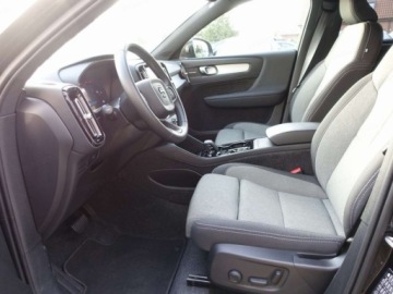 Volvo XC40 2025 VOLVO XC40 B4 Plus Black Edition Suv 2.0 (211 KM) 2025, zdjęcie 6