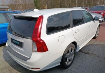 Volvo V50 2.4 D5 180KM 2010 Volvo V50 D5 R-Design Momentum 2.4 Diesel 180KM, zdjęcie 2