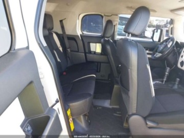 Toyota FJ Cruiser 2013 Toyota FJ 2013 r., 4,0L 4.0 Benzyna 260KM, zdjęcie 11