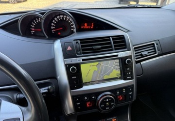 Toyota Verso Minivan Facelifting 1.6 Valvematic 132KM 2015 Toyota Verso 1,6 132KM Klimatronik Navi Serwis 7-osobowy 1.6 Benzyna 132KM, zdjęcie 17