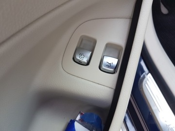 Mercedes Klasa E W213 Limuzyna 2.0 200 211KM 2017 Mercedes E 350 E PLUG-IN HYBRID AUT 2017Rok, zdjęcie 34