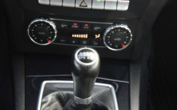 Mercedes Klasa C W204 Kombi T204 1.6 180 K BlueEFFICIENCY 156KM 2012 Mercedes-Benz Klasa C 1.6B 2012r Lift Led Navi 2 KPL KOL Oryginal Lakier S, zdjęcie 33