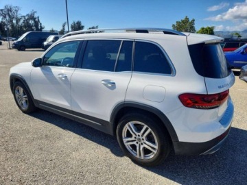 Mercedes GLB 2023 Mercedes-Benz GLB 250 2023 2.0 Benzyna 221KM, zdjęcie 1
