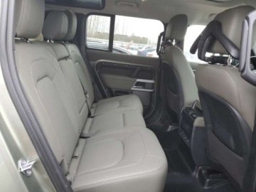 Land Rover Defender IV (L663) 2024 Land Rover Defender 2024, 2.0L, 4x4, 110 S, od ubezpieczalni 2.0 Benzyna, zdjęcie 10