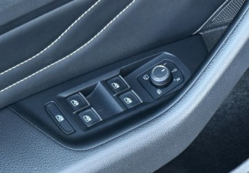 Volkswagen Passat B8 Variant Facelifting 2.0 TDI SCR 200KM 2022 Volkswagen Passat Variant Hak IQ.Light Travel Assist Kamery 360 Salon P, zdjęcie 25