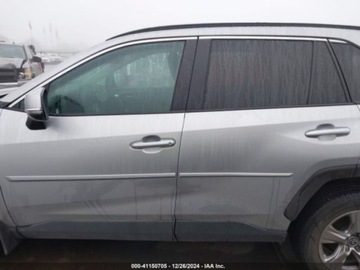 Toyota 2022 Toyota RAV4 2022r., XLE, od ubezpieczalni 2.5 Benzyna 203KM, zdjęcie 3