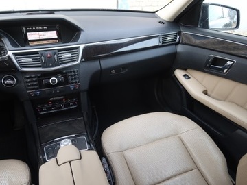 Mercedes Klasa E W212 Limuzyna 350 CDI BlueEFFICIENCY 231KM 2009 Mercedes E E 350 CDI 4MATIC, Salon Polska, 227 KM, zdjęcie 7