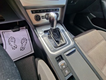 Volkswagen Passat B8 Variant 2.0 TDI BlueMotion SCR 150KM 2016 Volkswagen Passat 2.0 150Ps DSG Navi Alu Zarej.PL Gwarancja 2.0 Diesel, zdjęcie 14