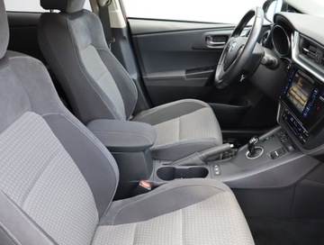 Toyota Auris II Hatchback 5d Facelifting 1.8 Hybrid 136KM 2017 Toyota Auris Hybrid, Automat, Navi, Klima, zdjęcie 8