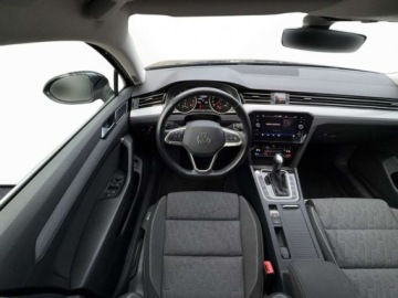 Volkswagen Passat B8 Variant Facelifting 1.5 TSI EVO 150KM 2023 Volkswagen Passat Variant 1.5 TSI Evo Business DSG FV 23 gwarancja 1.5, zdjęcie 13