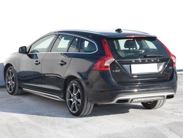 Volvo V60 I Kombi Facelifting 2.0 D3 DRIVE-E 150KM 2015 Volvo V60 D3 2.0, Salon Polska, Serwis ASO, Skóra, zdjęcie 3
