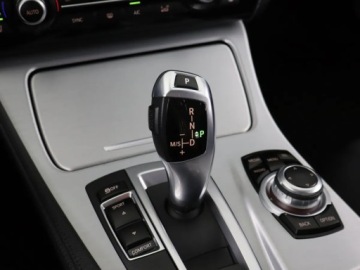BMW Seria 5 F10-F11 Touring Facelifting 520d 190KM 2016 BMW 5 520d, 187 KM, Automat, Navi, Xenon, zdjęcie 11