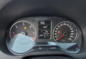 Volkswagen Polo V Hatchback 5d 1.6 TDI-CR DPF 90KM 2013 Volkswagen Polo Volkswagen Polo Match 1.6 TDI 90 KM PolSkory PDC Klimatyza, zdjęcie 23