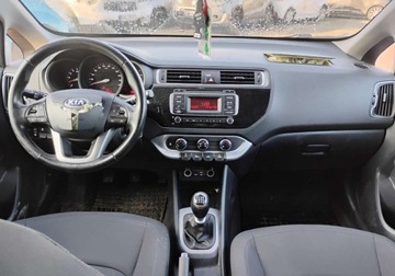 Kia Rio III 2015 Kia Rio 2015r, 1.1 CRDI. Lekko uszkodzony lewy przod. Jezdzi 1.1 Diesel, zdjęcie 5
