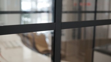 Двустворчатая раздвижная стеклянная стена-чердак