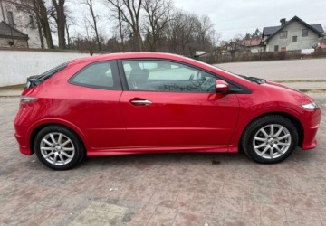 Honda Civic VIII Hatchback 3d 1.4 i-VTEC 100KM 2010 Honda Civic Honda Civic 1.4 i-VTEC Type S 1.3 Benzyna 100KM, zdjęcie 1