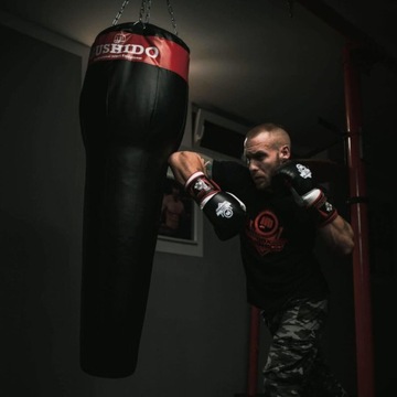 ПРОФИЛИРОВАННАЯ СПЕЦИАЛИЗИРОВАННАЯ СУМКА ДЛЯ БОКСЕРСКОГО КРЮКА 140 СМ 40 КГ DBX BUSHIDO