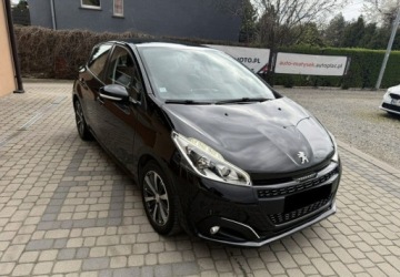Peugeot 208 I Hatchback 5d Facelifting 1.2 PureTech 82KM 2017 Peugeot 208 1,2 82KM Klimatronik Navi Kamera CarPlay 1.2 Benzyna 82KM, zdjęcie 2
