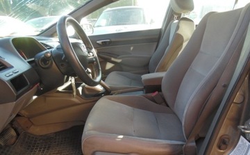 Honda Civic VIII Sedan 1.8 i-VTEC 140KM 2006 Honda Civic 2006r, 1.8 Benzyna, Delikatnie uszkodzony przod i tyl. Jezdzi., zdjęcie 6