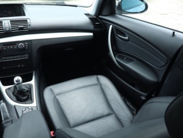 BMW Seria 1 E81/E87 Hatchback 5d E87 2.0 118d 143KM 2009 BMW 1 118d, Navi, Klima, Klimatronic, Tempomat, zdjęcie 7