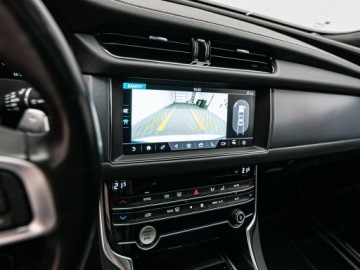 Jaguar XF II Sedan 2.0 i4D 240KM 2019 JAGUAR XF 2.0 AWD R-Sport aut Sedan 241KM 2019, zdjęcie 21