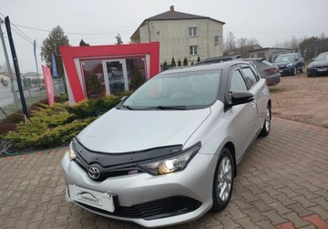 Toyota Auris II Hatchback 5d Facelifting 1.6 Valvematic 132KM 2015 Toyota Auris Super stan GWARANCJA 1.6 VALVEMATIC Premium Zobacz 1.6