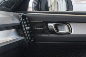 Volvo XC40 Crossover Facelifting 2.0 B3 163KM 2025 Volvo XC 40 Plus Dark B3 Mild Hybrid Benzyna, zdjęcie 24