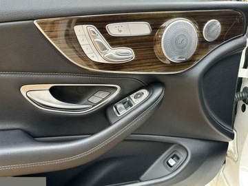 Mercedes Klasa C W205 2019 Mercedes-Benz Klasa C 2.0 16V benzyna 245 KM 2019r, zdjęcie 20