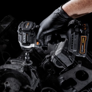 Отвертка 2x1,7 Ач 208 Нм MCLAREN DeWALT DCF85ME2GT