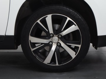 Peugeot 2008 I SUV Facelifting 1.2 PureTech 110KM 2016 Peugeot 2008 1.2 PureTech, Klima, Tempomat, zdjęcie 14