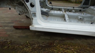 próg słupek lewy lakier EWPB PEUGEOT 207 3D