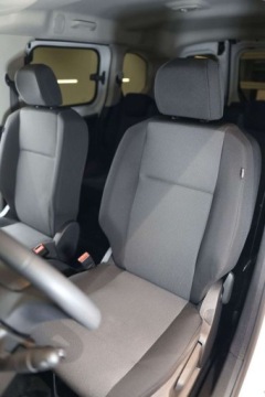 Toyota 2022 Toyota Proace City Verso 1.5 D-4D Combi 1.5 Diesel 102KM, zdjęcie 6