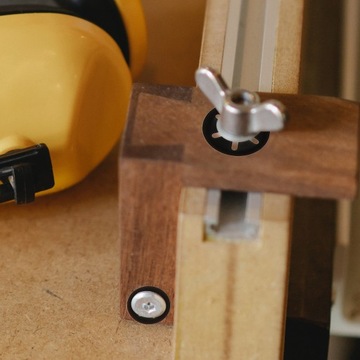 МНОГОФУНКЦИОНАЛЬНЫЕ ЗАПОРНЫЕ НАКЛАДКИ ДЛЯ ИНСТРУМЕНТОВ