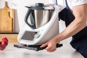 PODSTAWKA POD THERMOMIX CZARNA DREWNIANA BUK TM5/6