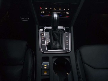 Volkswagen Arteon Fastback Facelifting 2.0 TSI 190KM 2023 Volkswagen Arteon 2.0TSI 190KM R-Line DSG FV23 DCC skory Nappa Hak Pakiety, zdjęcie 27